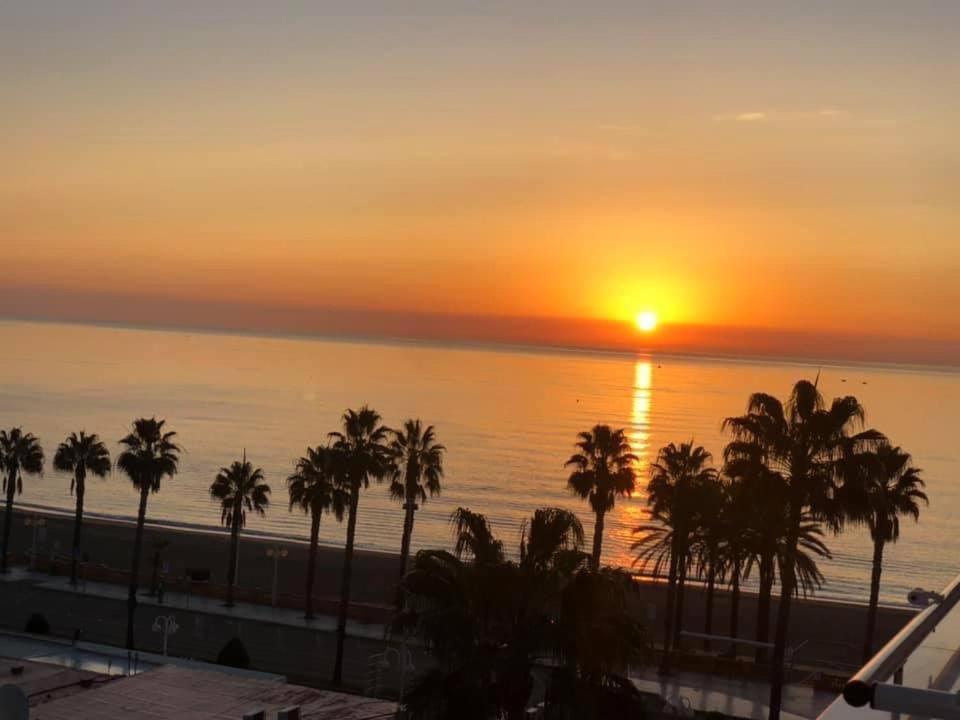 Luxury Beachfront Apartment In Benalmadena Costa ภายนอก รูปภาพ