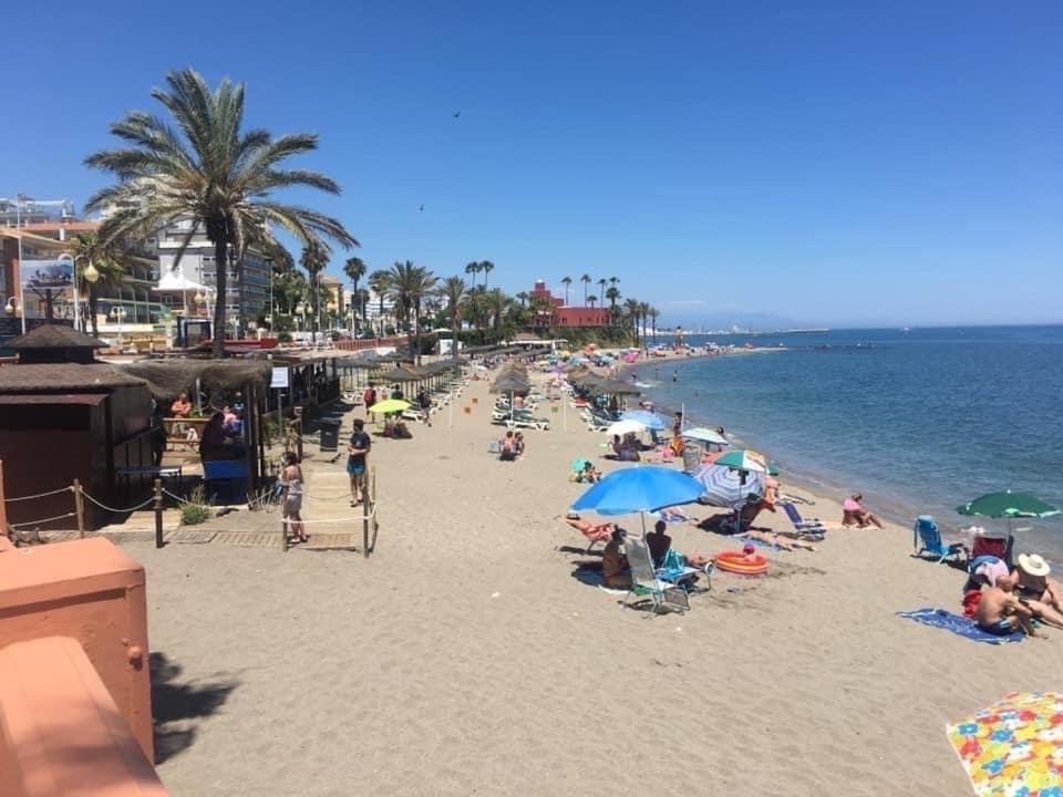 Luxury Beachfront Apartment In Benalmadena Costa ภายนอก รูปภาพ