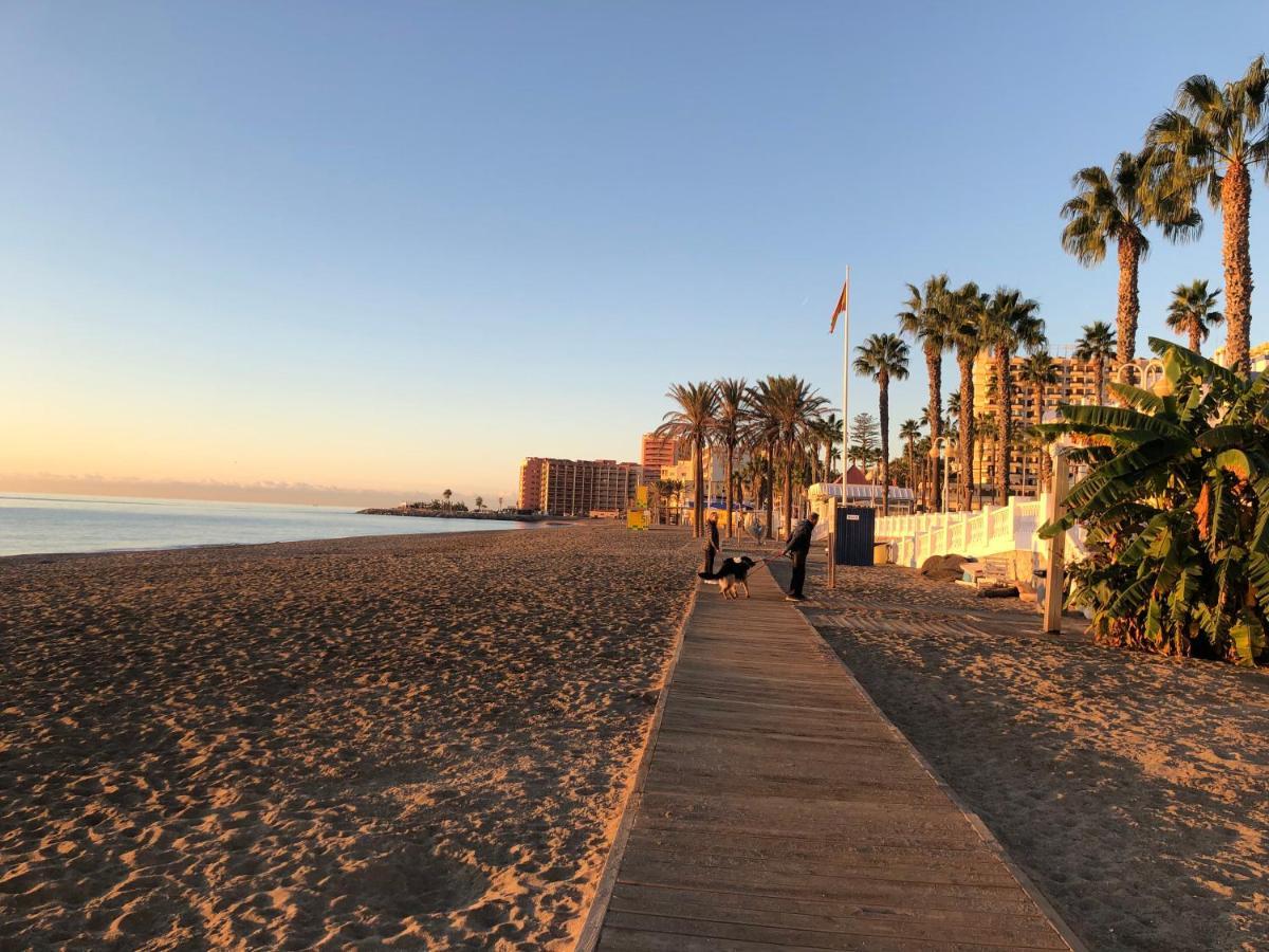 Luxury Beachfront Apartment In Benalmadena Costa ภายนอก รูปภาพ