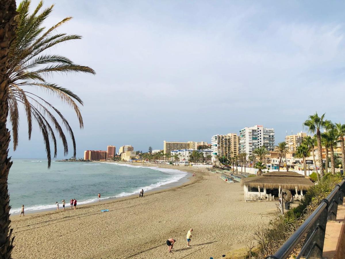 Luxury Beachfront Apartment In Benalmadena Costa ภายนอก รูปภาพ
