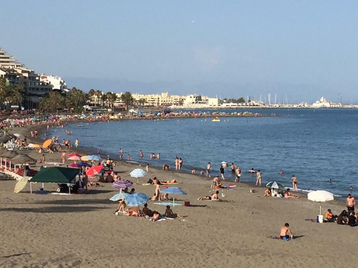 Luxury Beachfront Apartment In Benalmadena Costa ภายนอก รูปภาพ