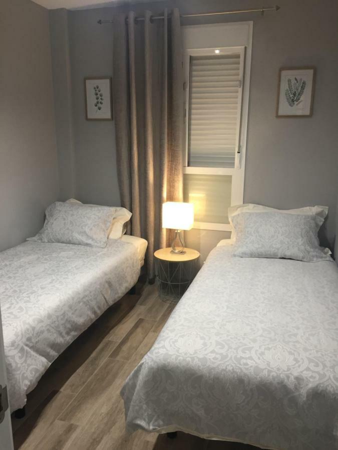 Luxury Beachfront Apartment In Benalmadena Costa ภายนอก รูปภาพ
