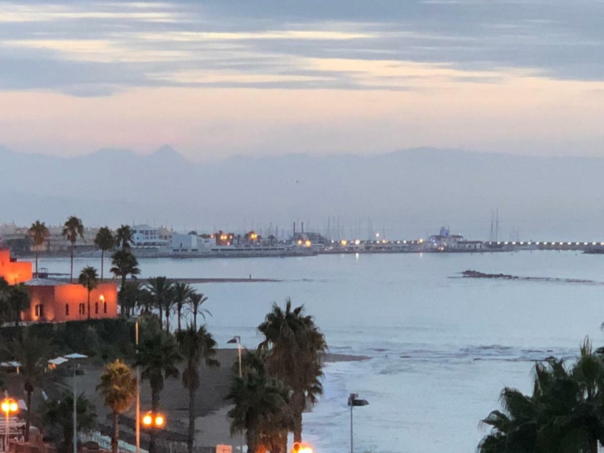 Luxury Beachfront Apartment In Benalmadena Costa ภายนอก รูปภาพ