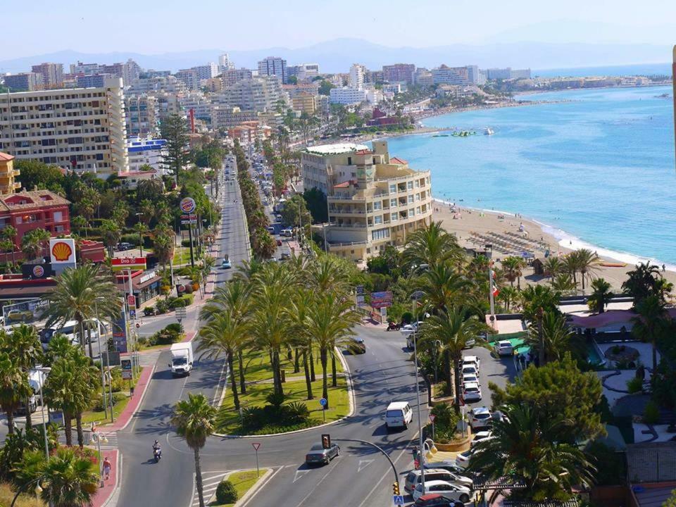 Luxury Beachfront Apartment In Benalmadena Costa ภายนอก รูปภาพ