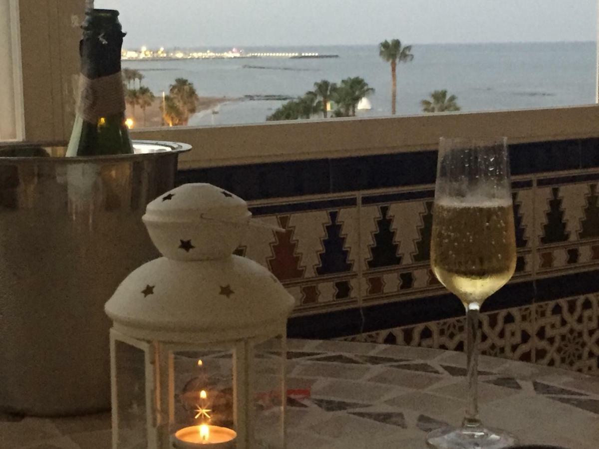 Luxury Beachfront Apartment In Benalmadena Costa ภายนอก รูปภาพ